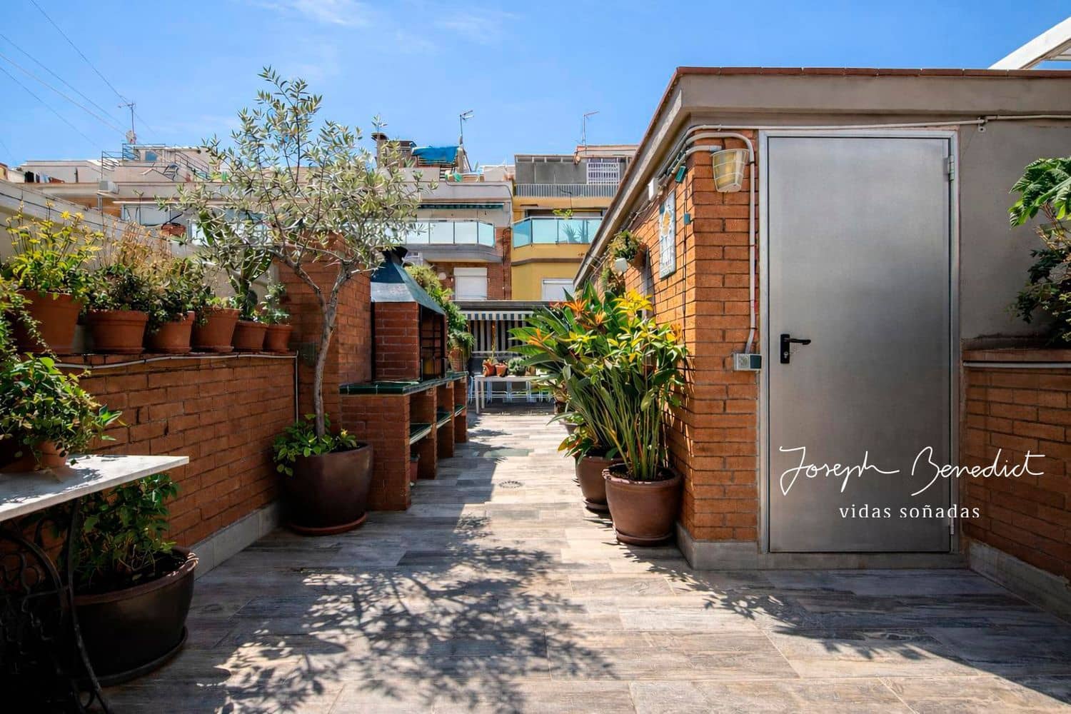 4 sypialnia Dom na sprzedaż w L'Hospitalet de Llobregat z garażem - 615 000 € (Ref: 9788084)