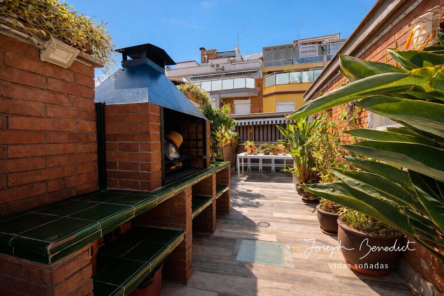 4 sypialnia Dom na sprzedaż w L'Hospitalet de Llobregat z garażem - 615 000 € (Ref: 9788084)