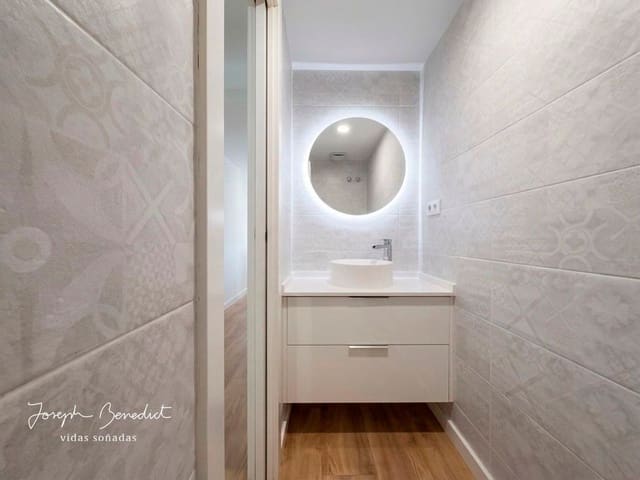 4 sypialnia Dom na sprzedaż w L'Hospitalet de Llobregat z garażem - 615 000 € (Ref: 9788084)