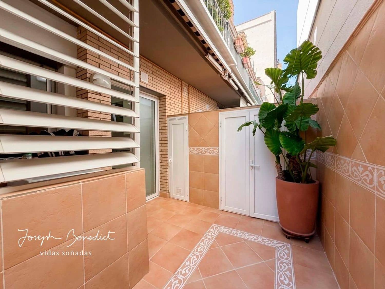 4 sypialnia Dom na sprzedaż w L'Hospitalet de Llobregat z garażem - 615 000 € (Ref: 9788084)