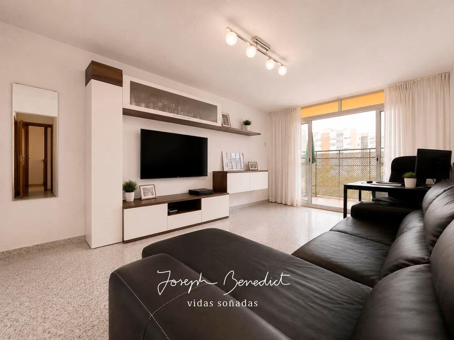 3 bedroom Apartment for sale in L'Hospitalet de Llobregat with garage - € 253,000 (Ref: 9872956)