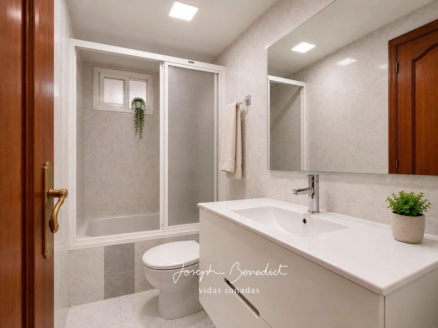 3 bedroom Apartment for sale in L'Hospitalet de Llobregat with garage - € 253,000 (Ref: 9872956)