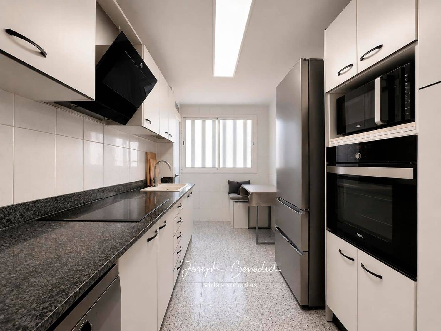 3 bedroom Apartment for sale in L'Hospitalet de Llobregat with garage - € 253,000 (Ref: 9872956)