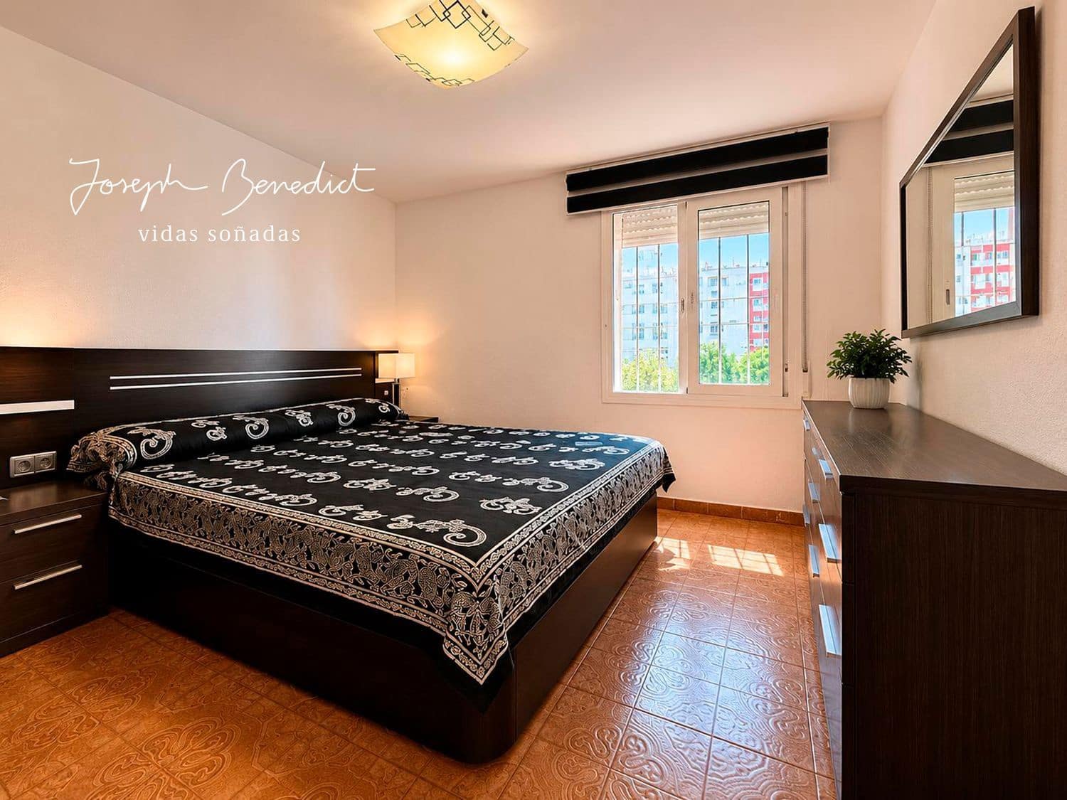 3 bedroom Apartment for sale in L'Hospitalet de Llobregat with garage - € 253,000 (Ref: 9872956)