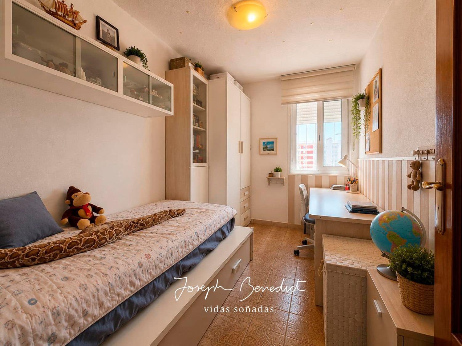 3 bedroom Apartment for sale in L'Hospitalet de Llobregat with garage - € 253,000 (Ref: 9872956)