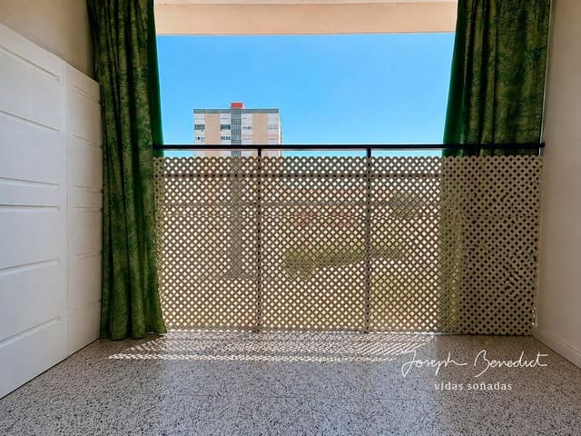 3 quarto Apartamento para venda em L'Hospitalet de Llobregat com garagem - 253 000 € (Ref: 9872956)