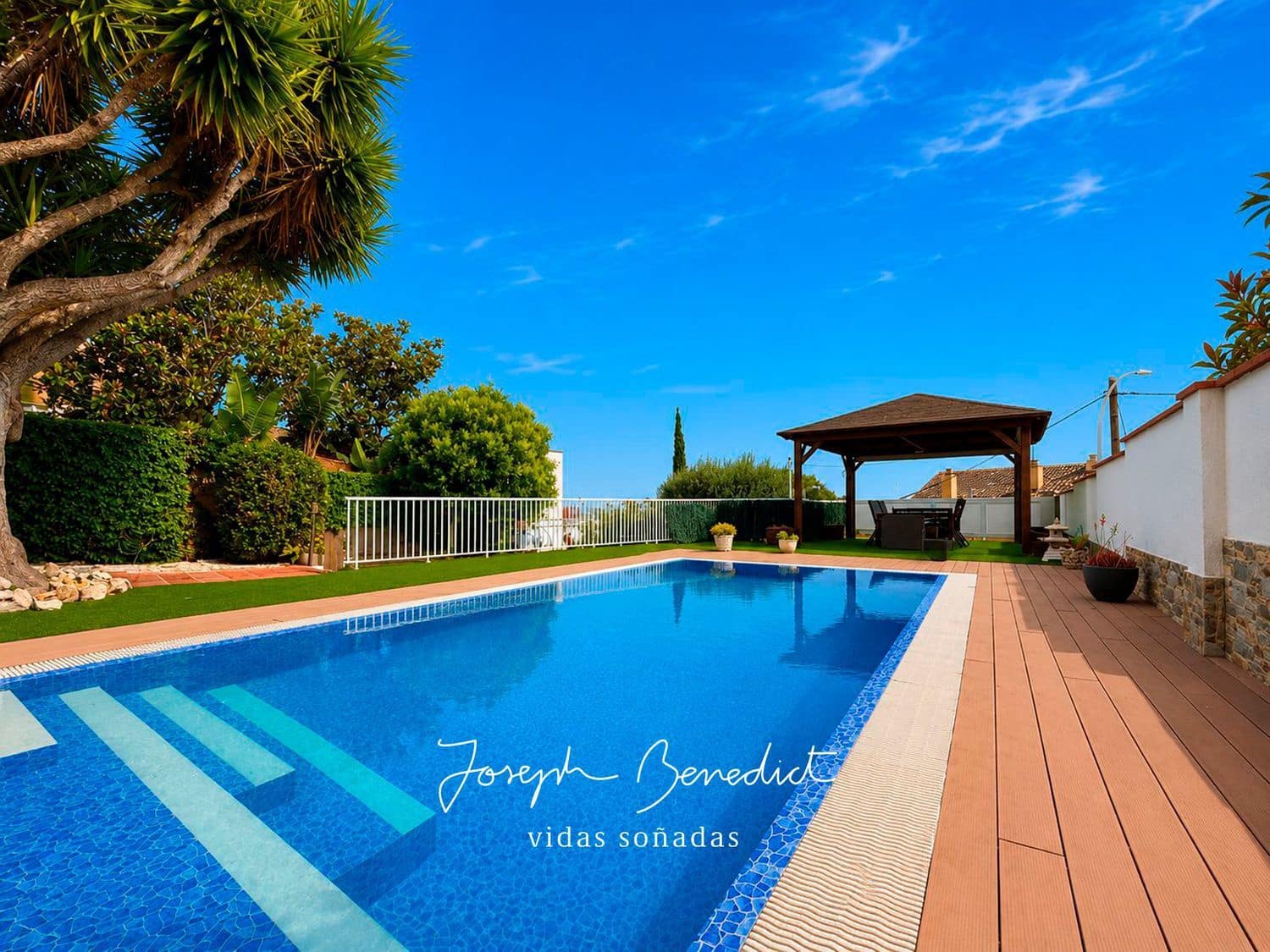 5 bedroom Townhouse for sale in Castelldefels with pool garage - € 995,000 (Ref: 9877792)