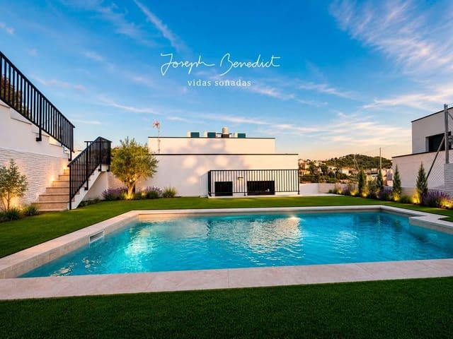 4 slaapkamer Villa te koop in Segur de Calafell, Calafell met zwembad garage - € 540.000 (Ref: 9880566)