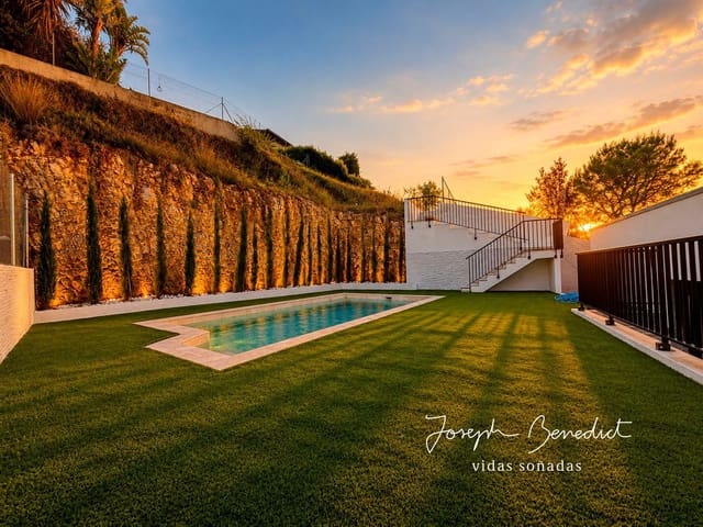 4 slaapkamer Villa te koop in Segur de Calafell, Calafell met zwembad garage - € 540.000 (Ref: 9880566)