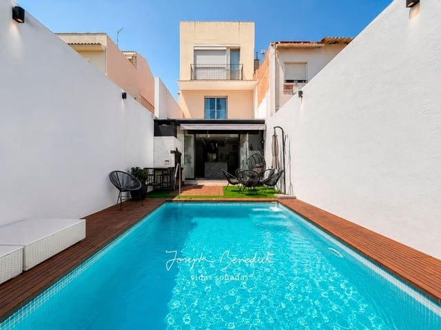 3 bedroom Townhouse for sale in Sant Feliu de Llobregat with pool garage - € 749,000 (Ref: 9928596)