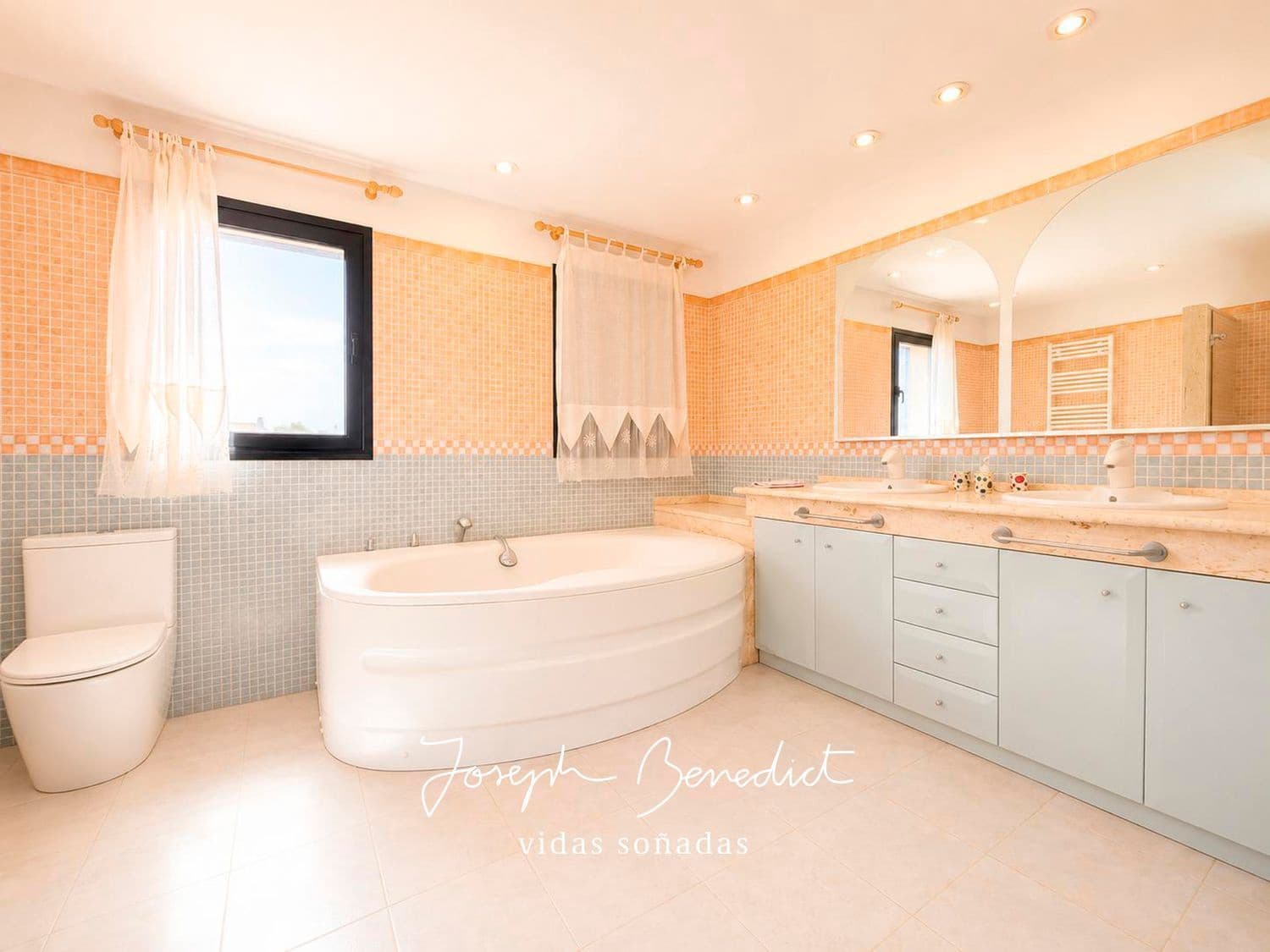 5 chambre Villa/Maison à vendre à Calafell avec piscine garage - 780 000 € (Ref: 9932816)