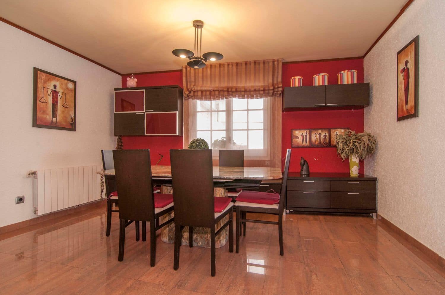 4 bedroom Villa for sale in Torrelles de Llobregat with garage - € 675,000 (Ref: 9958928)