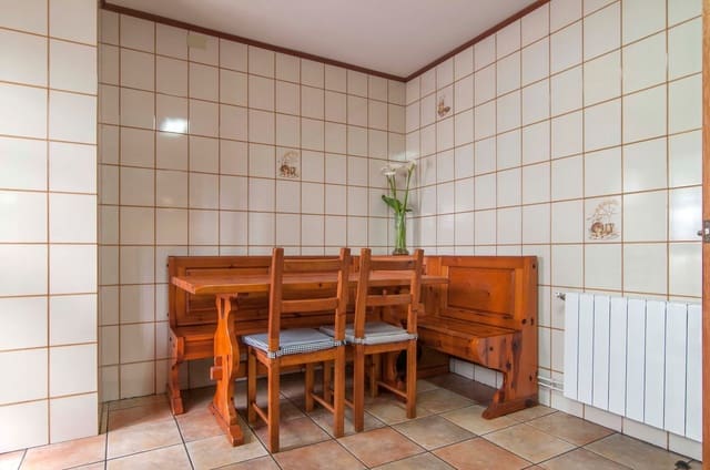 4 sypialnia Willa na sprzedaż w Torrelles de Llobregat z garażem - 675 000 € (Ref: 9958928)