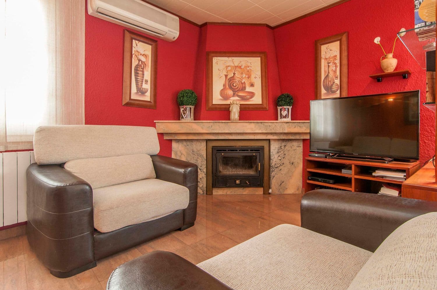 4 bedroom Villa for sale in Torrelles de Llobregat with garage - € 675,000 (Ref: 9958928)
