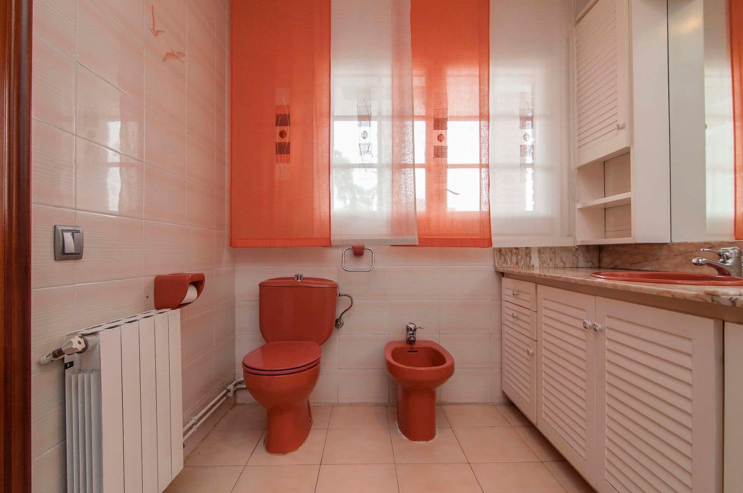 4 bedroom Villa for sale in Torrelles de Llobregat with garage - € 675,000 (Ref: 9958928)