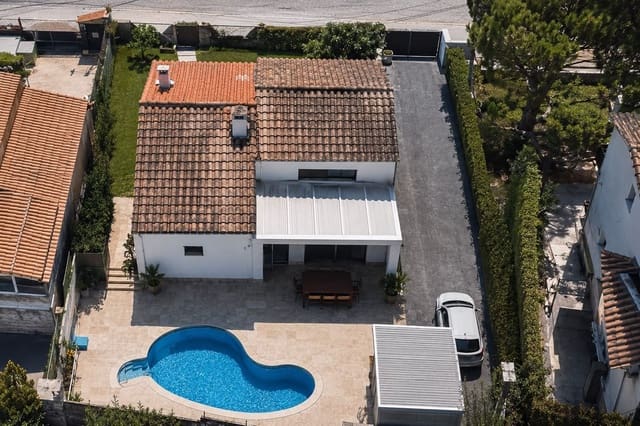 4 sypialnia Willa na sprzedaż w Torrelles de Llobregat z garażem - 675 000 € (Ref: 9958928)