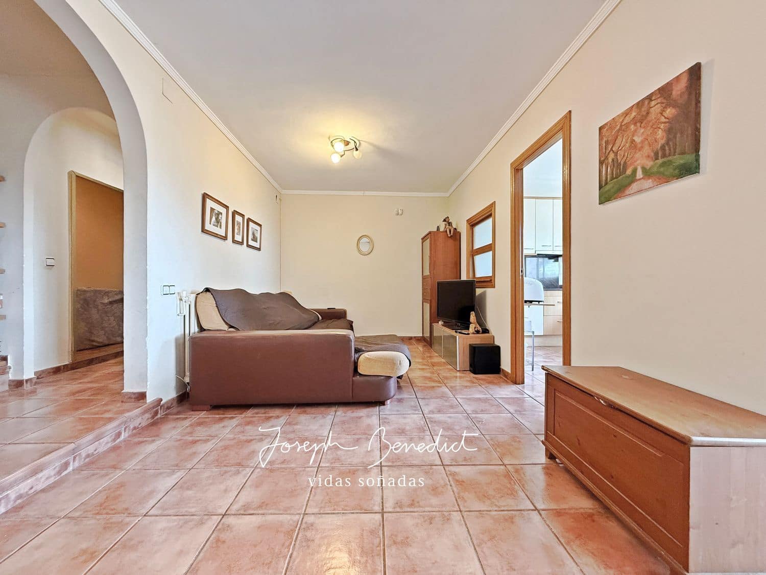 4 bedroom Villa for sale in Torrelles de Llobregat with garage - € 635,000 (Ref: 9958929)