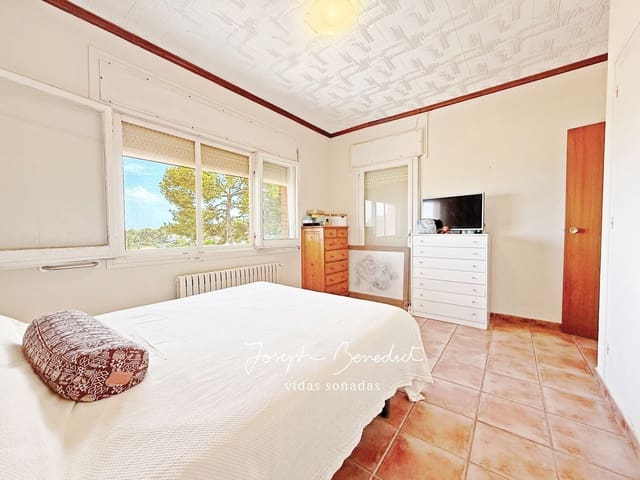 4 sypialnia Willa na sprzedaż w Torrelles de Llobregat z garażem - 635 000 € (Ref: 9958929)