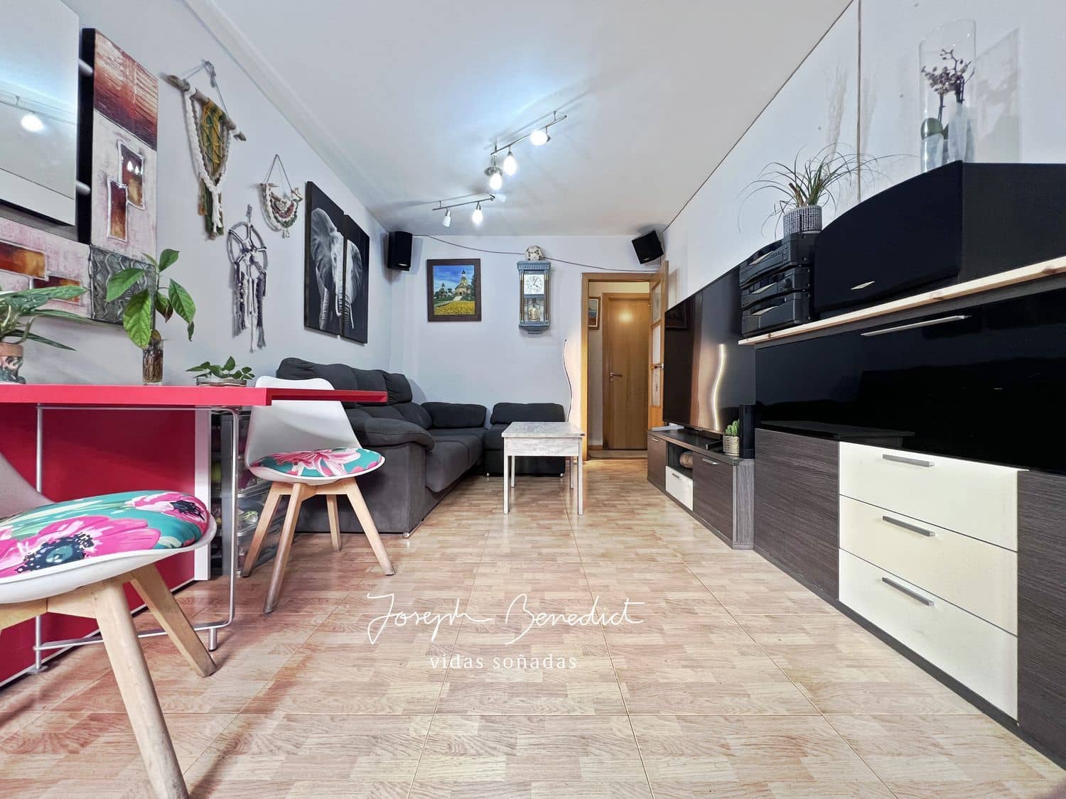 3 bedroom Apartment for sale in L'Hospitalet de Llobregat with garage - € 285,000 (Ref: 9964578)