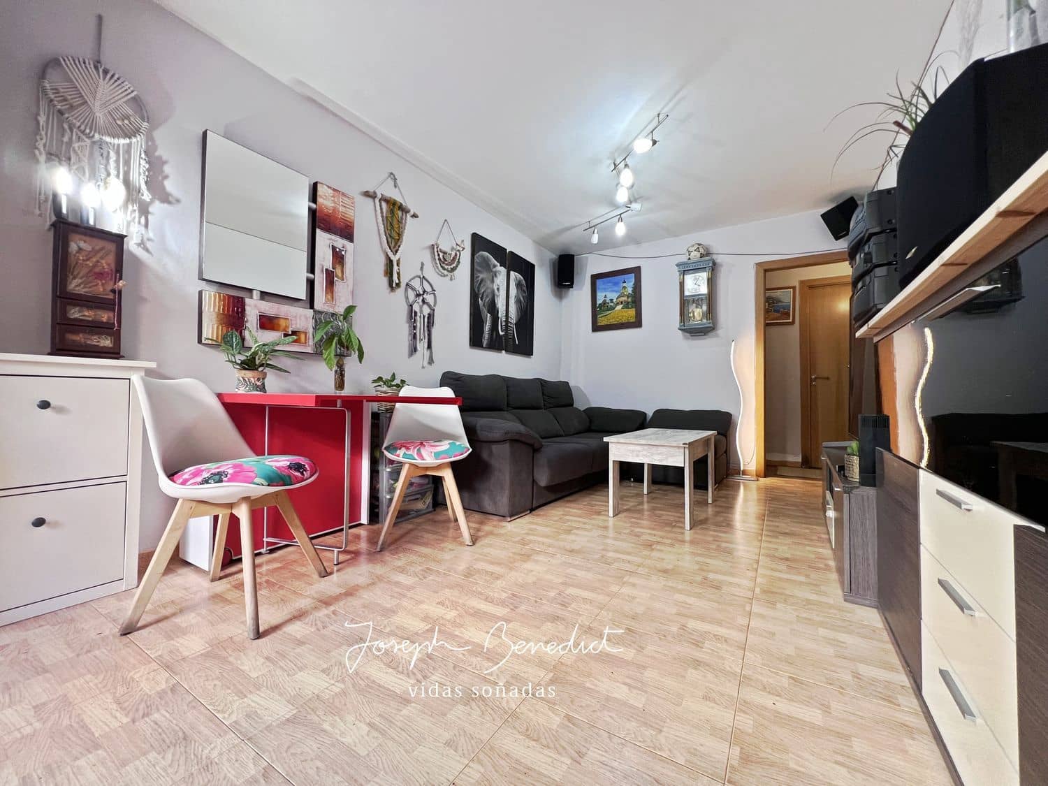 3 bedroom Apartment for sale in L'Hospitalet de Llobregat with garage - € 285,000 (Ref: 9964578)