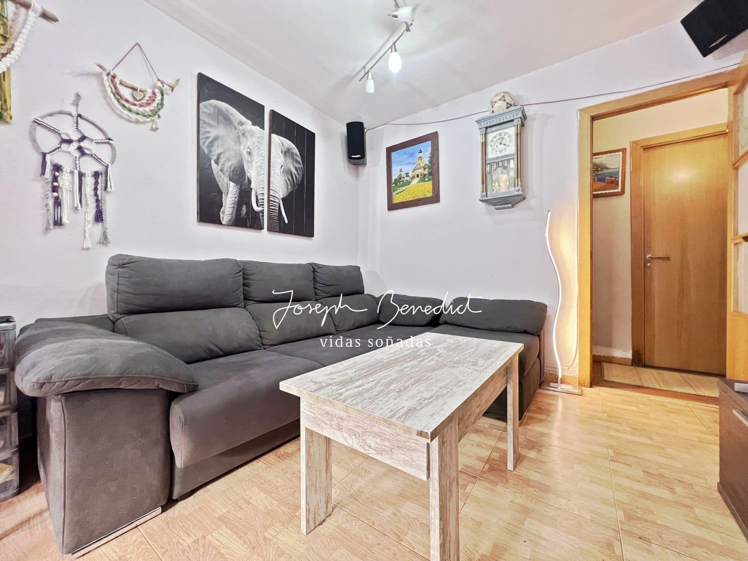 3 bedroom Apartment for sale in L'Hospitalet de Llobregat with garage - € 285,000 (Ref: 9964578)