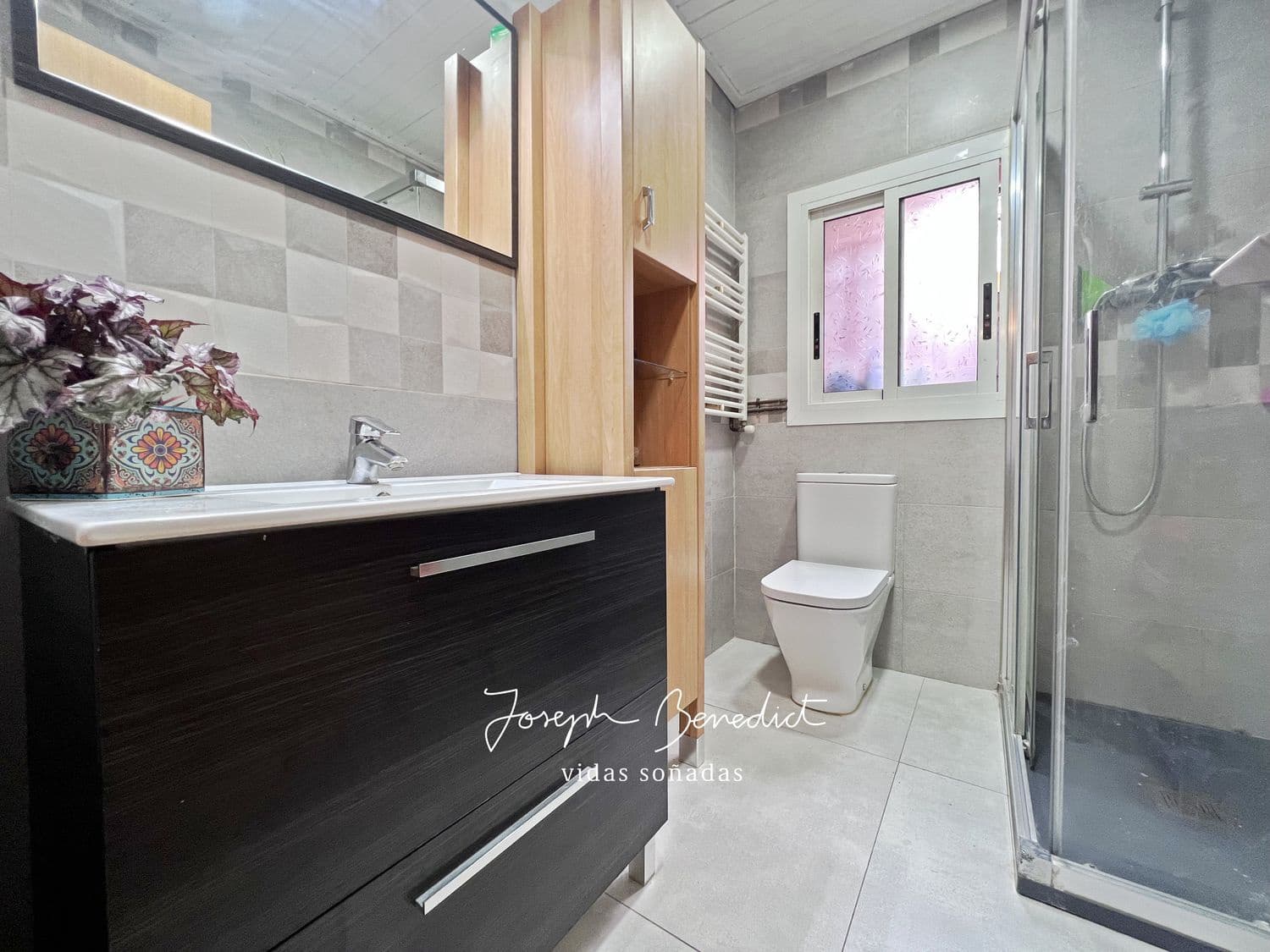 3 bedroom Apartment for sale in L'Hospitalet de Llobregat with garage - € 285,000 (Ref: 9964578)