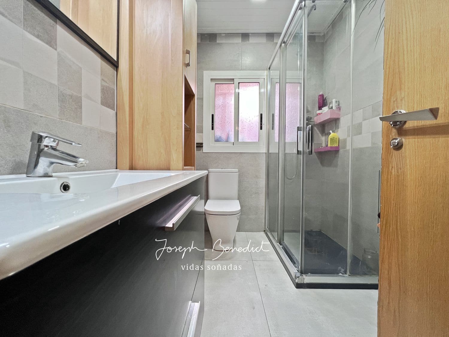 3 bedroom Apartment for sale in L'Hospitalet de Llobregat with garage - € 285,000 (Ref: 9964578)