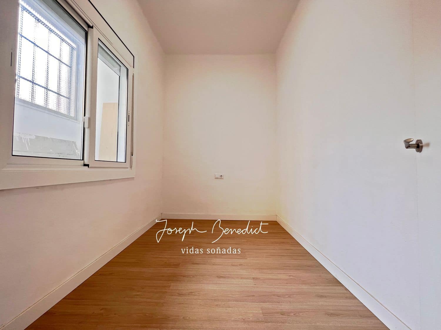 3 bedroom Apartment for sale in L'Hospitalet de Llobregat with garage - € 273,000 (Ref: 9964579)