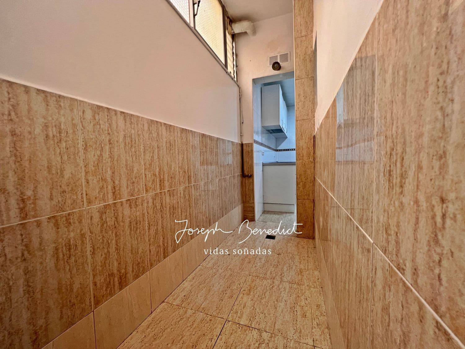 3 bedroom Apartment for sale in L'Hospitalet de Llobregat with garage - € 273,000 (Ref: 9964579)