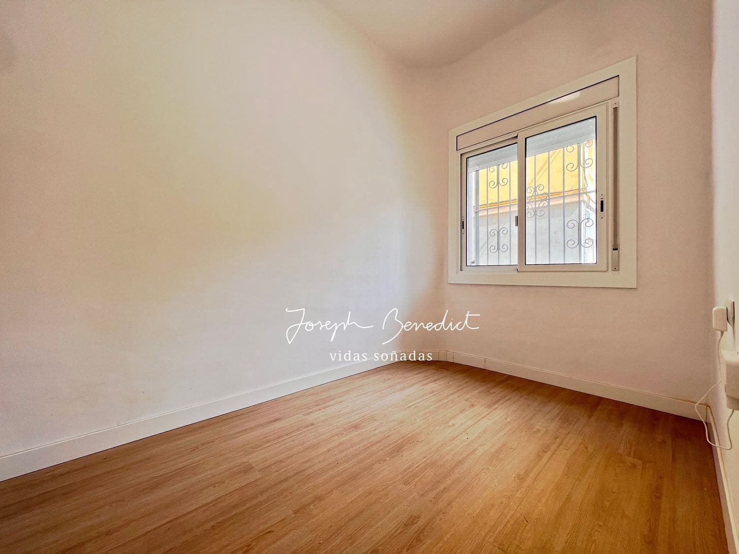 3 bedroom Apartment for sale in L'Hospitalet de Llobregat with garage - € 273,000 (Ref: 9964579)