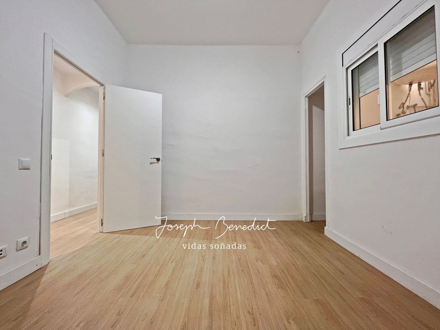 3 bedroom Apartment for sale in L'Hospitalet de Llobregat with garage - € 273,000 (Ref: 9964579)