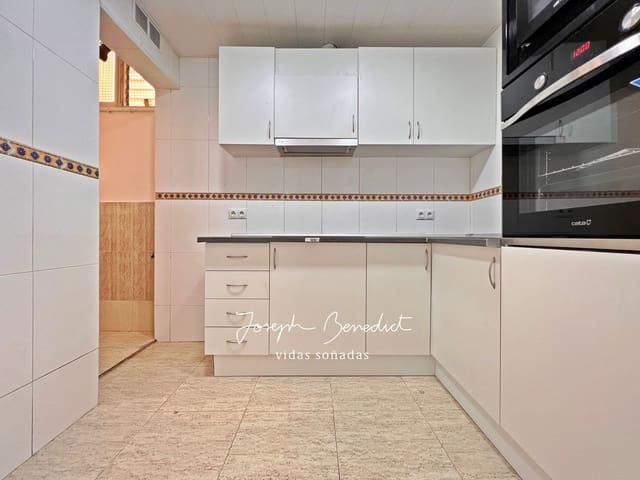 3 soveværelse Lejlighed til salg i L'Hospitalet de Llobregat med garage - € 273.000 (Ref: 9964579)