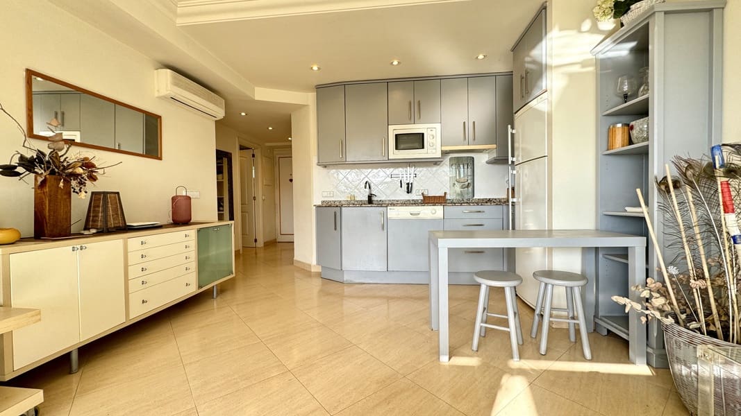 2 slaapkamer Appartement te koop in Calvia met garage - € 395.000 (Ref: 8057206)