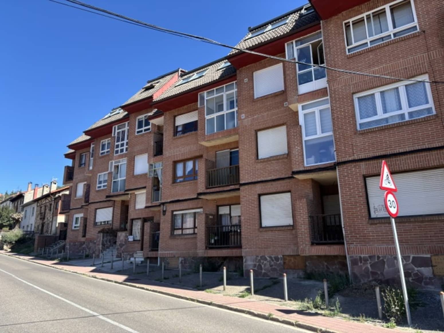 3 bedroom Flat for sale in Barruelo de Santullan - € 68,000 (Ref: 10075397)