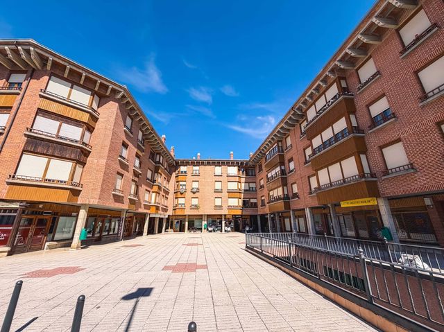 Piso de 3 habitaciones en Aguilar de Campoo en venta con garaje - 150.000 € (Ref: 10115448)