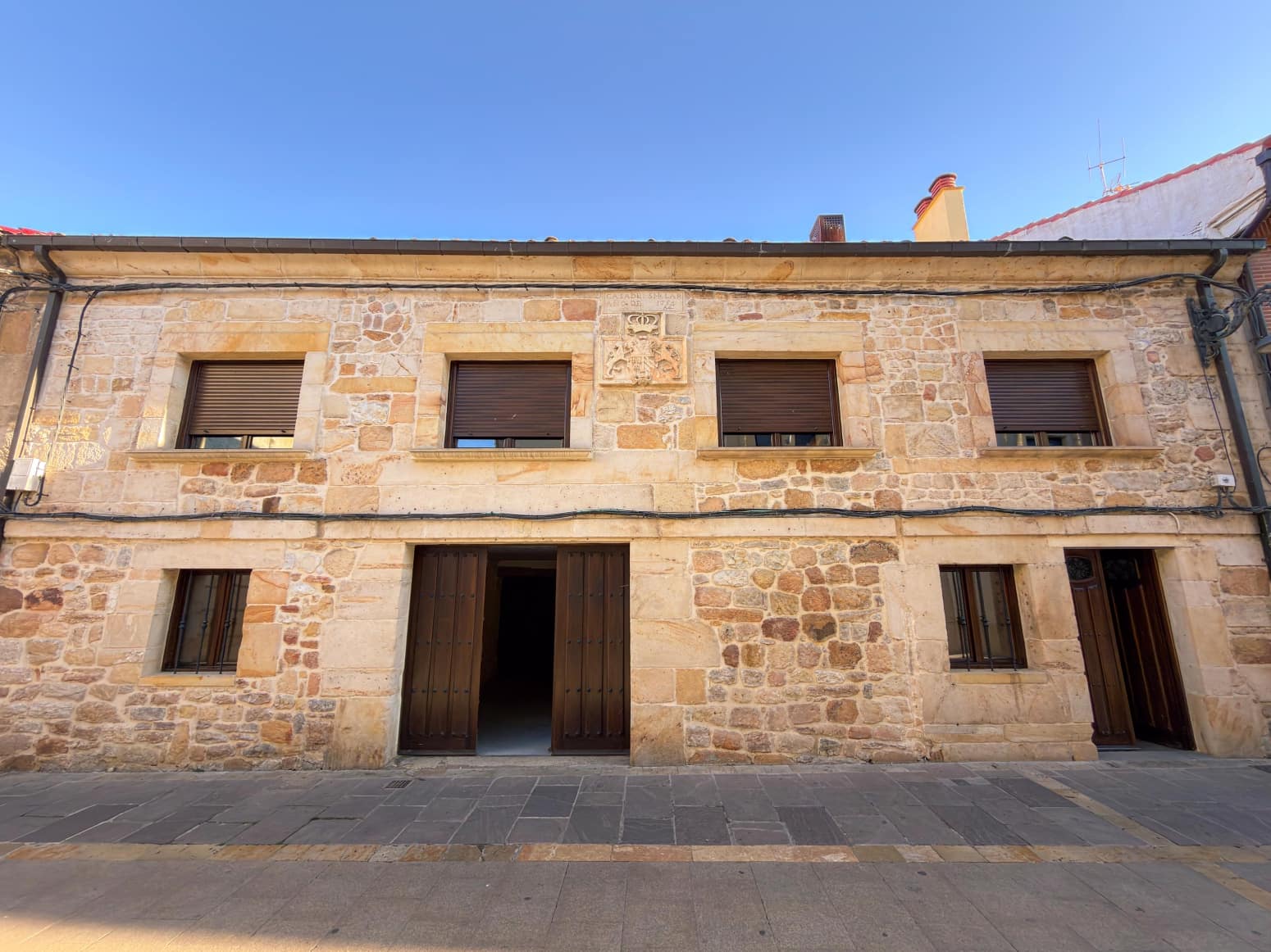 3 bedroom Villa for sale in Aguilar de Campoo with garage - € 407,000 (Ref: 10115449)