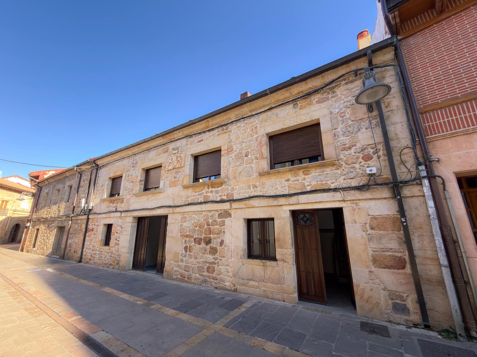 3 bedroom Villa for sale in Aguilar de Campoo with garage - € 407,000 (Ref: 10115449)