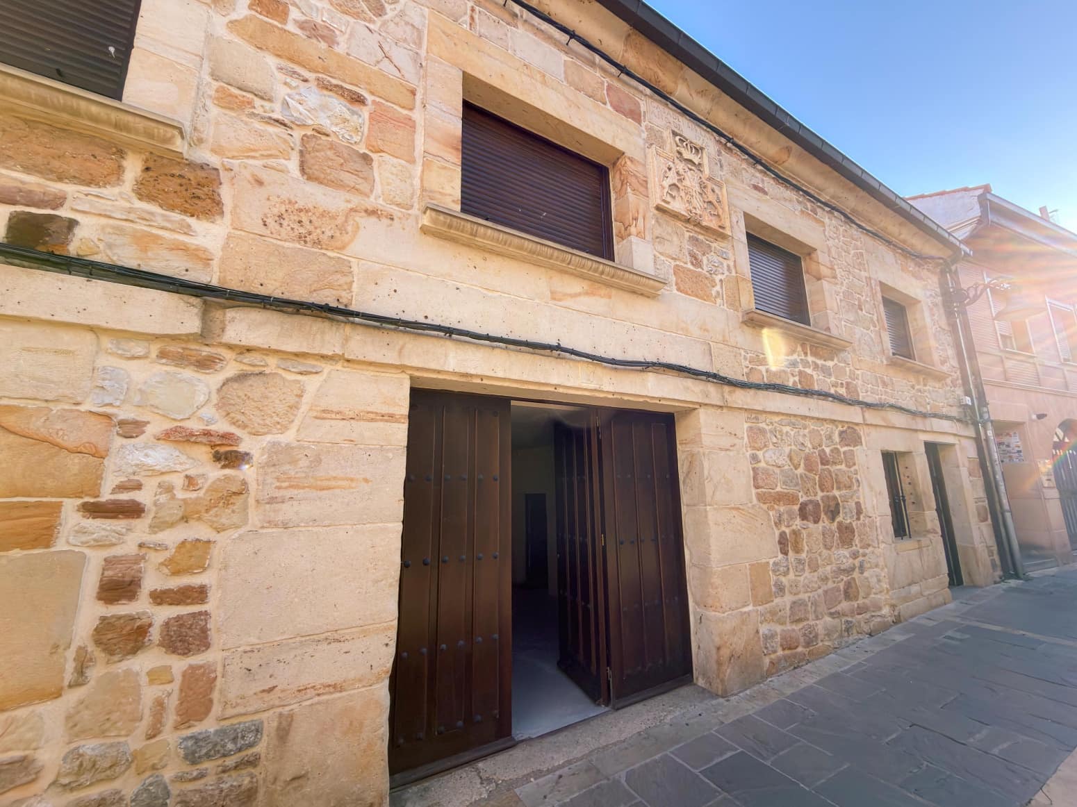 3 bedroom Villa for sale in Aguilar de Campoo with garage - € 407,000 (Ref: 10115449)