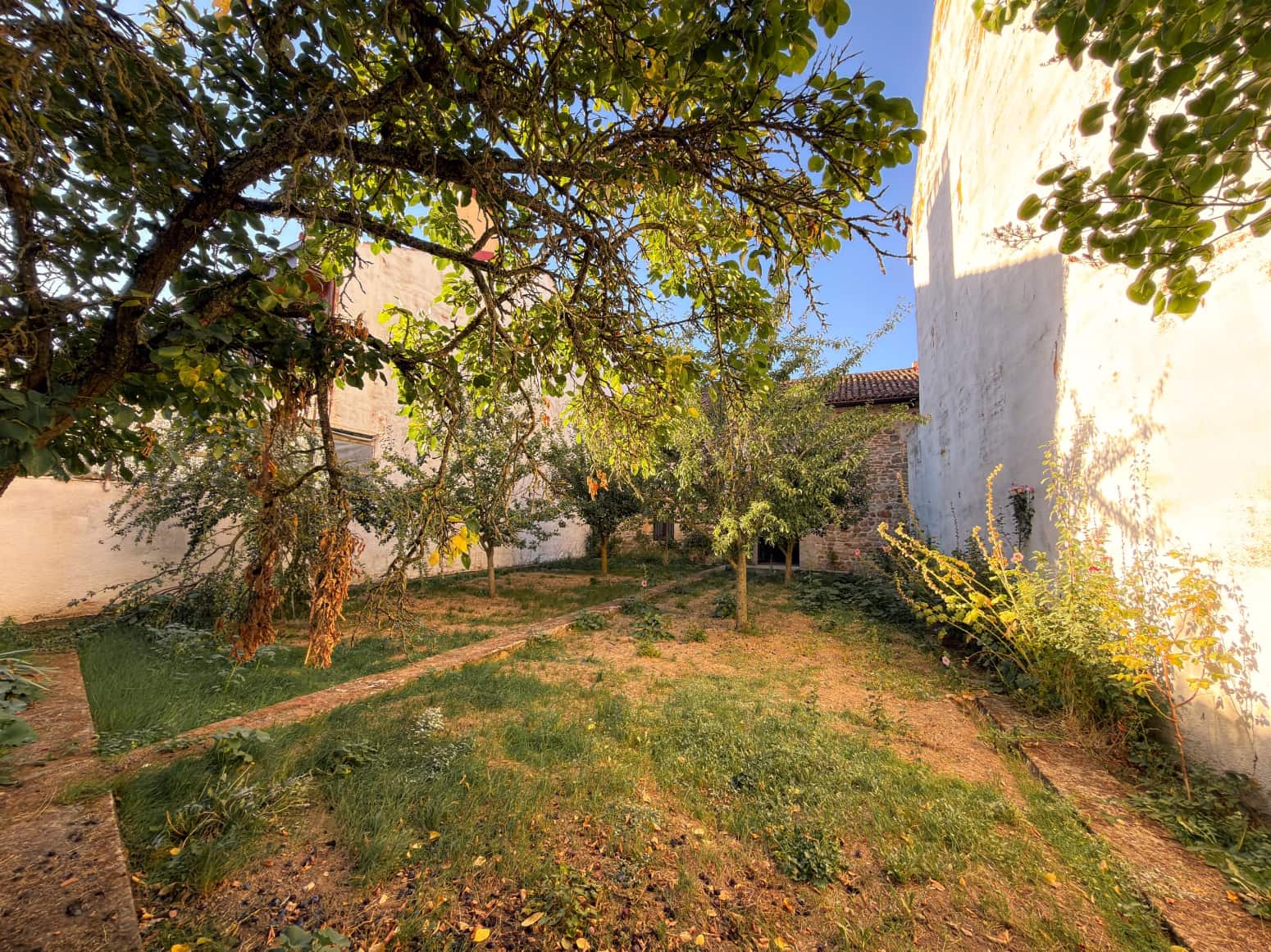 3 bedroom Villa for sale in Aguilar de Campoo with garage - € 407,000 (Ref: 10115449)