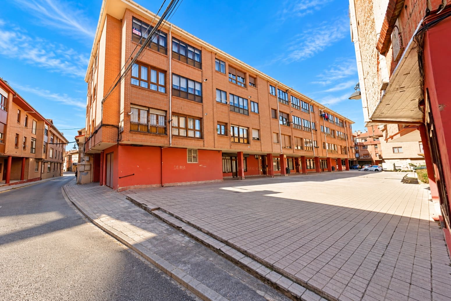 Garage for sale in Aguilar de Campoo - € 30,000 (Ref: 10133155)