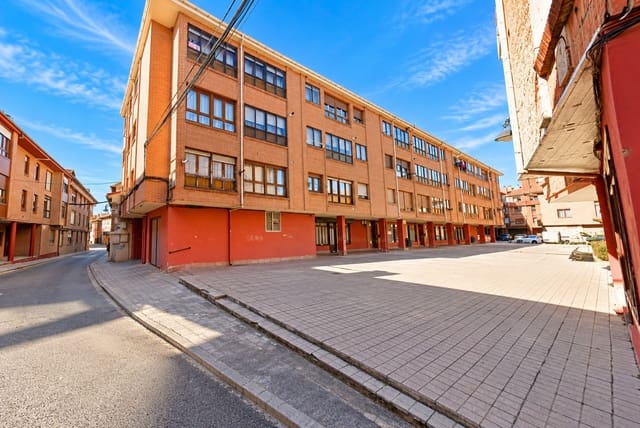 Garaje en Aguilar de Campoo en venta - 30.000 € (Ref: 10133155)