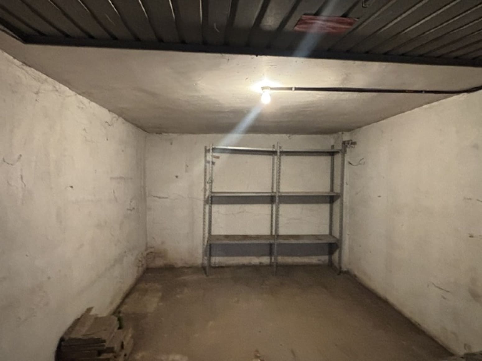 Garage for sale in Aguilar de Campoo - € 18,000 (Ref: 10133156)