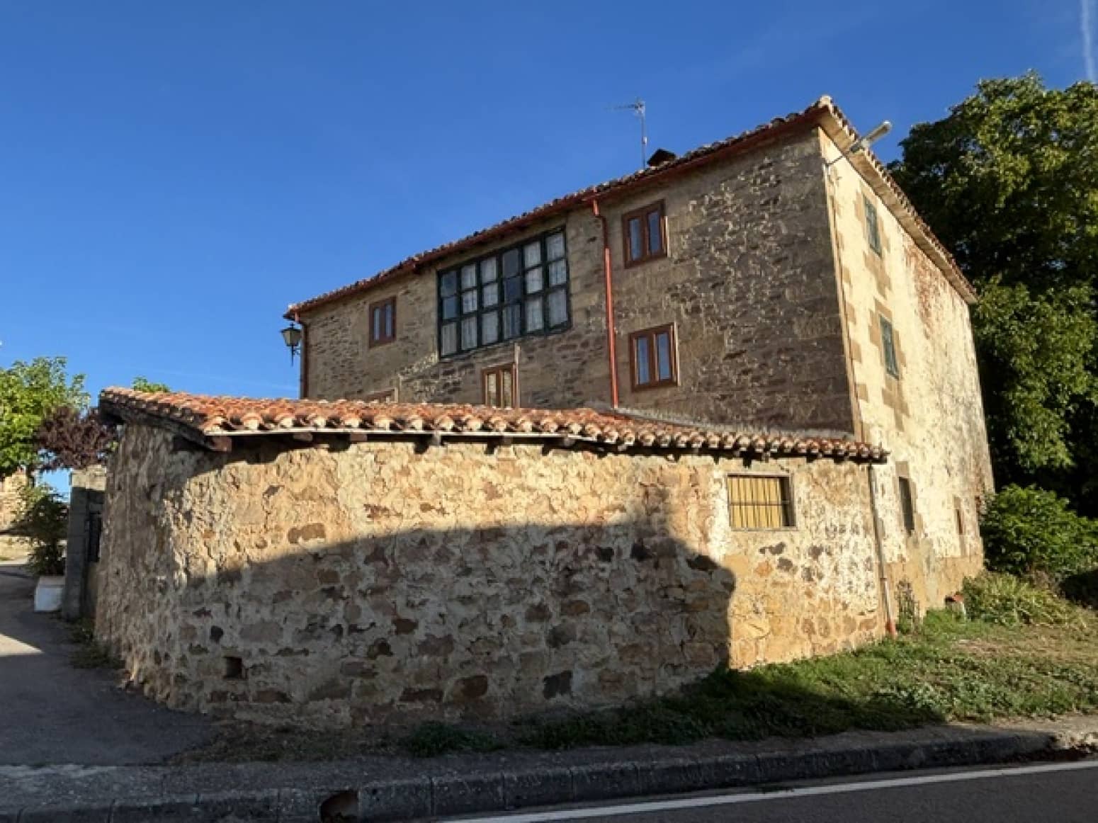 Chalet de 4 habitaciones en Valdeprado del Río en venta - 100.000 € (Ref: 10133157)