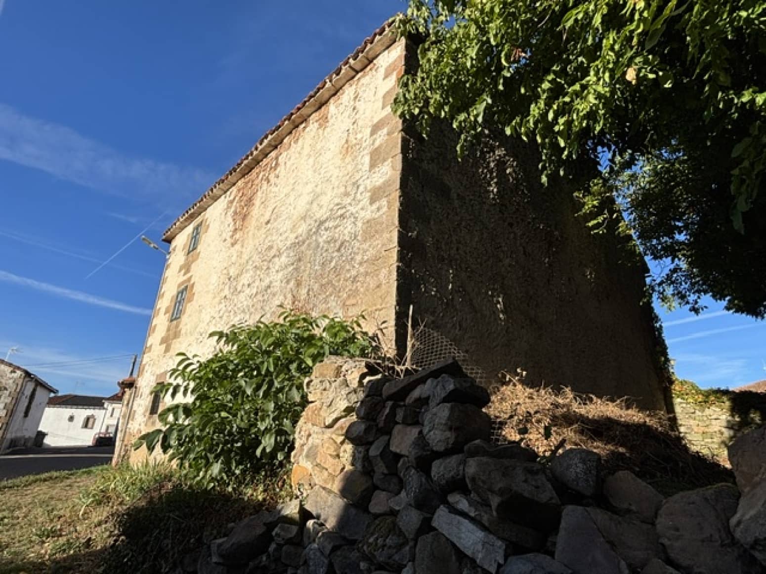 Chalet de 4 habitaciones en Valdeprado del Río en venta - 100.000 € (Ref: 10133157)