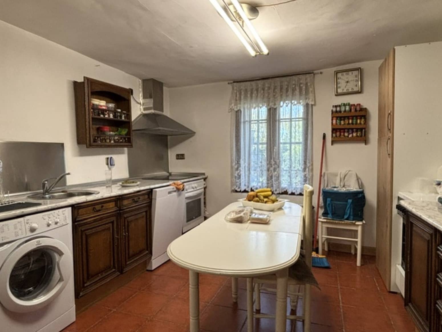 4 Zimmer Villa zu verkaufen in Valle de Valdelucio mit Garage - 180.000 € (Ref: 10148385)