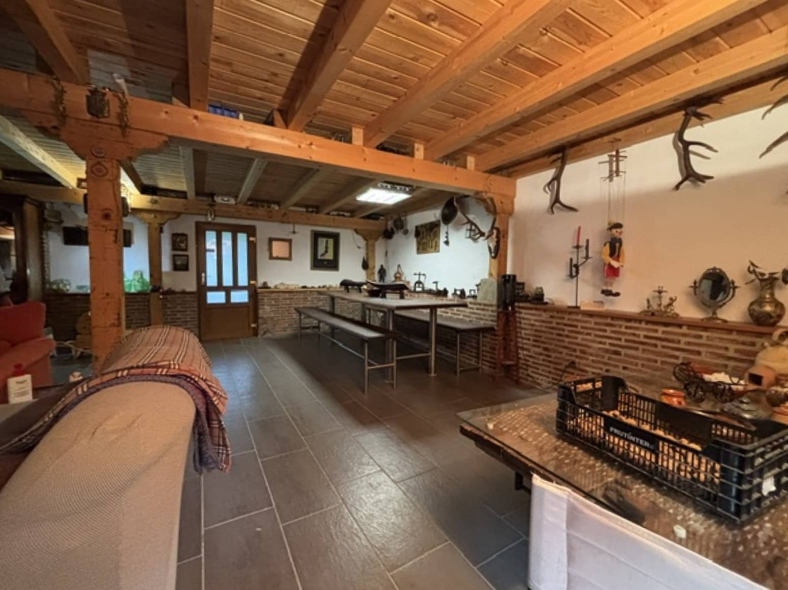 4 Zimmer Villa zu verkaufen in Valle de Valdelucio mit Garage - 180.000 € (Ref: 10148385)