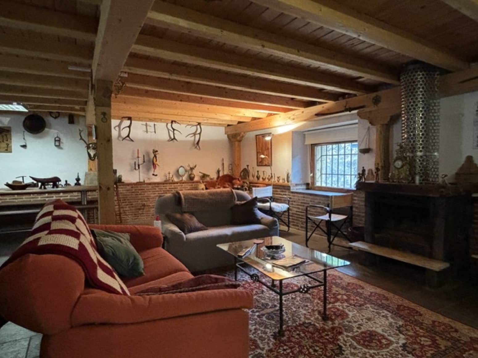 4 Zimmer Villa zu verkaufen in Valle de Valdelucio mit Garage - 180.000 € (Ref: 10148385)