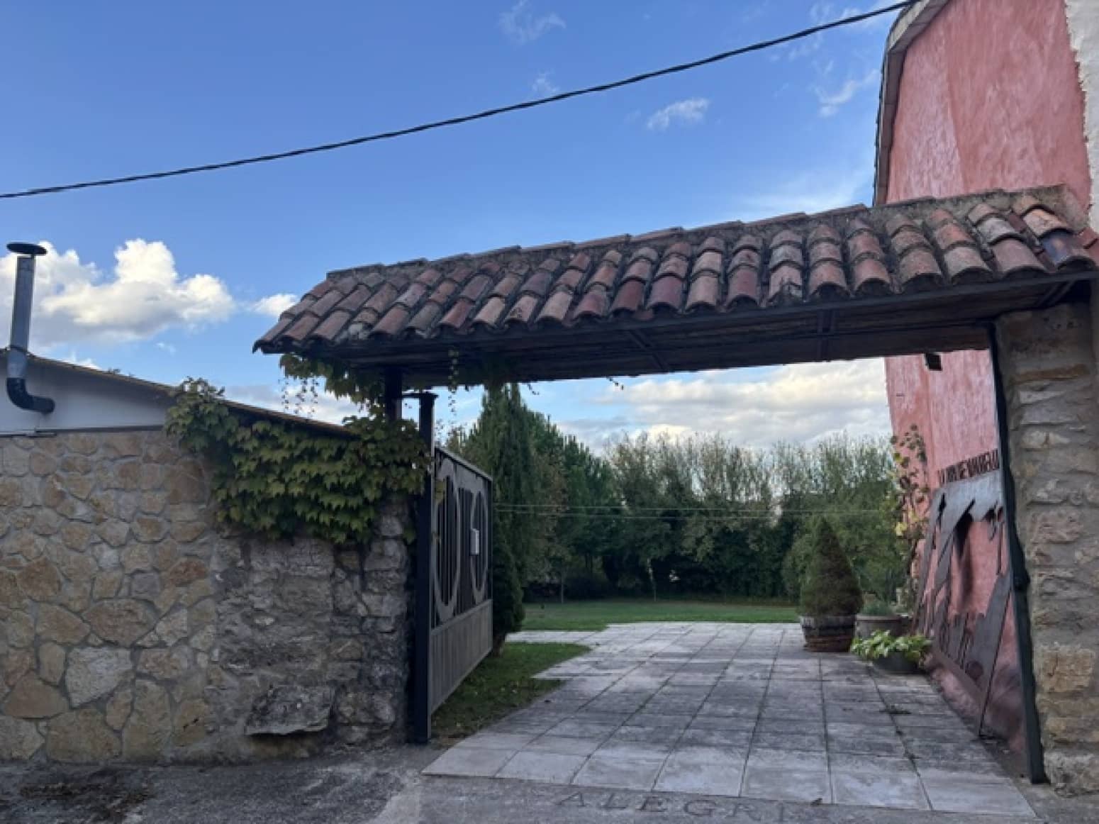4 Zimmer Villa zu verkaufen in Valle de Valdelucio mit Garage - 180.000 € (Ref: 10148385)