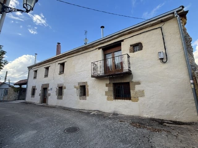 4 Zimmer Villa zu verkaufen in Valle de Valdelucio mit Garage - 180.000 € (Ref: 10148385)