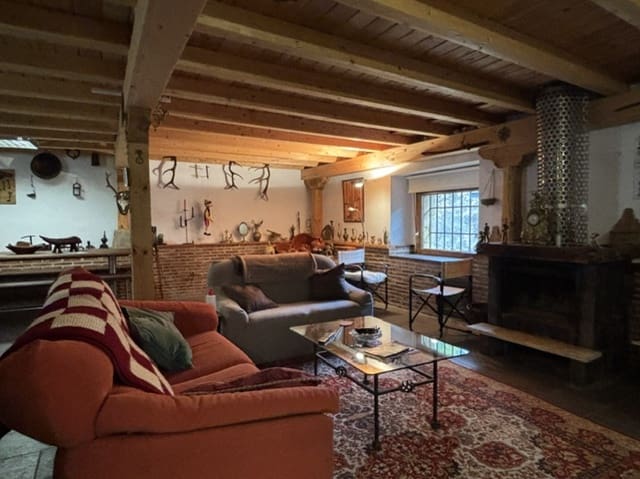 4 Zimmer Villa zu verkaufen in Valle de Valdelucio mit Garage - 180.000 € (Ref: 10148385)